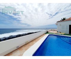 Villa en primera línea - La Caleta