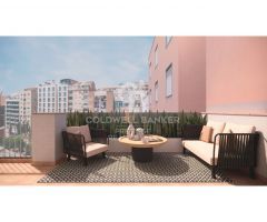 Exclusivo ático reformado con terraza frente a la Sagrada Familia