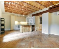 Exclusivo Piso Reformado en el Gótico - Encanto Histórico y Diseño Moderno