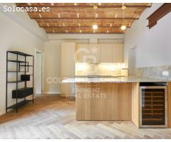 Exclusivo Piso Reformado en el Gótico - Encanto Histórico y Diseño Moderno