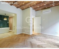 Exclusivo Piso Reformado en el Gótico - Encanto Histórico y Diseño Moderno