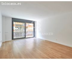 Piso en Venta en Viladomat - Excelente Oportunidad