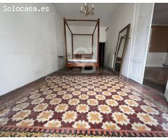 Magnífico piso con encanto histórico a reformar en Carrer de Ferran, Barrio