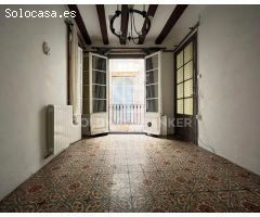 Magnífico piso con encanto histórico a reformar en Carrer de Ferran, Barrio