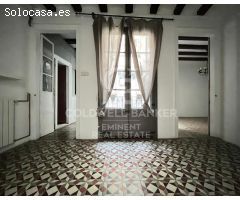 Magnífico piso con encanto histórico a reformar en Carrer de Ferran, Barrio