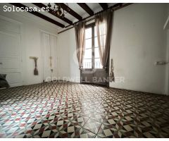 Magnífico piso con encanto histórico a reformar en Carrer de Ferran, Barrio