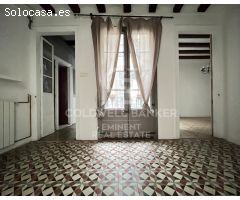 Magnífico piso con encanto histórico a reformar en Carrer de Ferran, Barrio