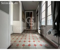Magnífico piso con encanto histórico a reformar en Carrer de Ferran, Barrio