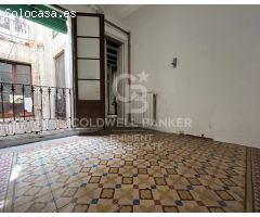 Magnífico piso con encanto histórico a reformar en Carrer de Ferran, Barrio