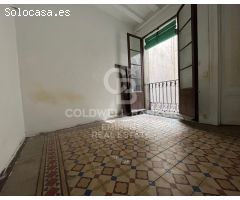 Magnífico piso con encanto histórico a reformar en Carrer de Ferran, Barrio