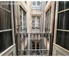 Magnífico piso con encanto histórico a reformar en Carrer de Ferran, Barrio