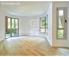 Exclusiva planta baja con patio en zona residencial de Gràcia