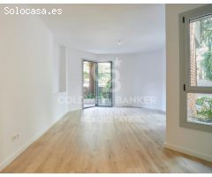 Exclusiva planta baja con patio en zona residencial de Gràcia