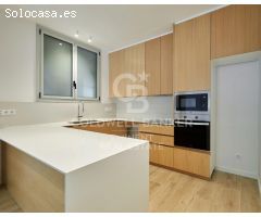 Exclusiva planta baja con patio en zona residencial de Gràcia