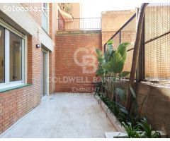 Exclusiva planta baja con patio en zona residencial de Gràcia