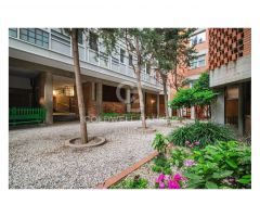 Exclusiva planta baja con patio en zona residencial de Gràcia