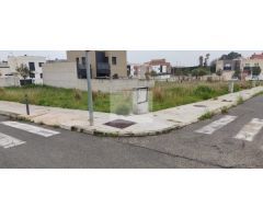 Acogedora casa con gran potencial, terraza y jardín en venta en Mas Sauró
