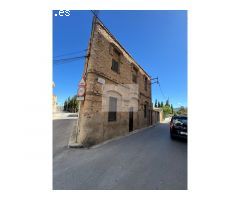 Acogedora casa con gran potencial, terraza y jardín en venta en Mas Sauró