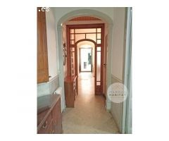 ¡Descubre esta joya histórica en Arenys de Munt! Casa de pueblo de 1900 con