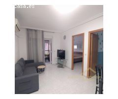 ¡Apartamento con piscina y garaje en el centro de Torrevieja, listo para entrar