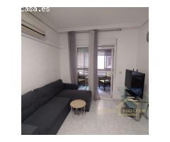 ¡Apartamento con piscina y garaje en el centro de Torrevieja, listo para entrar
