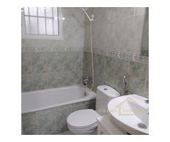 ¡Apartamento con piscina y garaje en el centro de Torrevieja, listo para entrar