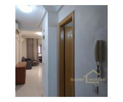 ¡Apartamento con piscina y garaje en el centro de Torrevieja, listo para entrar