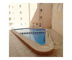 ¡Apartamento con piscina y garaje en el centro de Torrevieja, listo para entrar