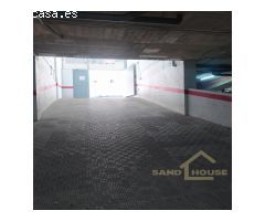 ¡Apartamento con piscina y garaje en el centro de Torrevieja, listo para entrar