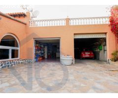 Aguilas / Villa