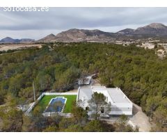 La Parroquia / Villa