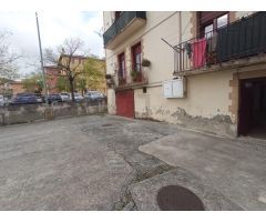 Se vende local en planta baja de 72 m2 en zona Mendelu con muchas posibilidades.