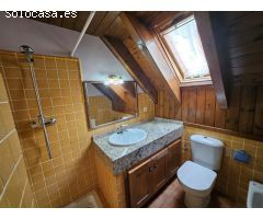 Casa adosada de tres habitaciones con terraza y vistas a la montaña