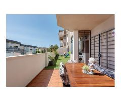 Amplio bajo con gran terraza y excelentes zonas comunes