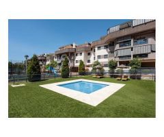 Amplio bajo con gran terraza y excelentes zonas comunes