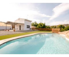 ENCANTADORA FINCA CON CASITA AL LADO DEL PUEBLO