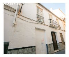 CASA ADOSADA PARA RESTAURAR POR COMPLETO