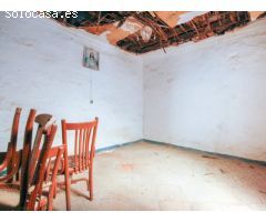 CASA ADOSADA PARA RESTAURAR POR COMPLETO