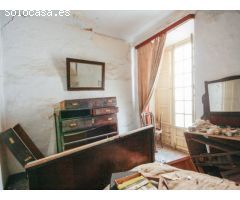 CASA ADOSADA PARA RESTAURAR POR COMPLETO