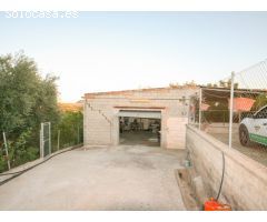 FINCA CON PISCINA Y ALMACENES