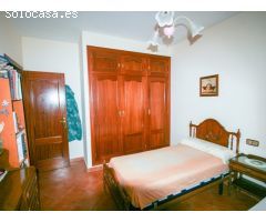 FINCA CON PISCINA Y ALMACENES