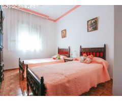 PRECIOSA FINCA CON CASA AL LADO DEL PUEBLO