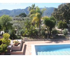 ENCANTADORA FINCA CON DOS CASAS Y DOS APARTAMENTOS