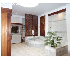 ENCANTADORA FINCA CON DOS CASAS Y DOS APARTAMENTOS