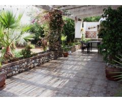 ENCANTADORA FINCA CON DOS CASAS Y DOS APARTAMENTOS