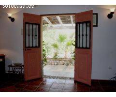 ENCANTADORA FINCA CON DOS CASAS Y DOS APARTAMENTOS