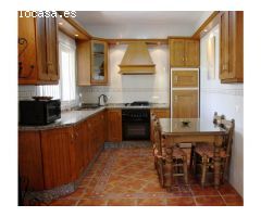 ENCANTADORA FINCA CON DOS CASAS Y DOS APARTAMENTOS