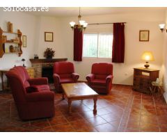 ENCANTADORA FINCA CON DOS CASAS Y DOS APARTAMENTOS