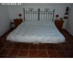 ENCANTADORA FINCA CON DOS CASAS Y DOS APARTAMENTOS