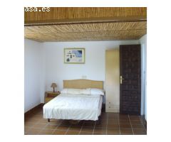 ENCANTADORA FINCA CON DOS CASAS Y DOS APARTAMENTOS